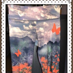 Onzie Free Fly Hot Yoga Legging Pants Orange Butterfly Mountain Print Size S/M